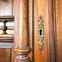 Victorian European Hand-Carved Hutch